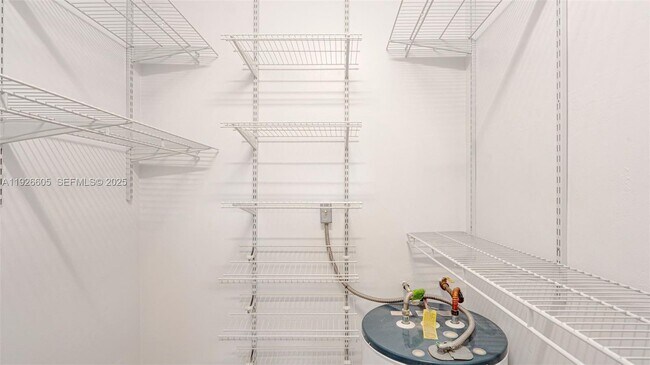 Building Photo - 1001 SW 12th Ct