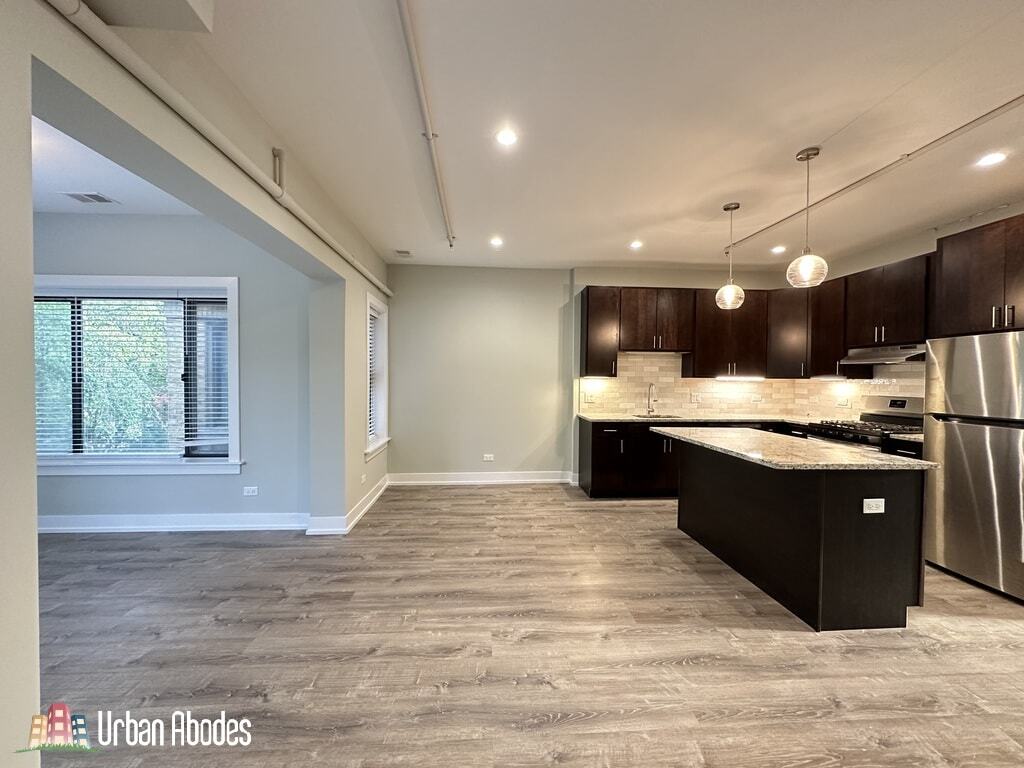 Building Photo - 1124 Maple Ave