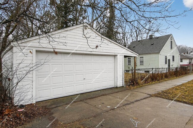 Building Photo - Charming Recently Renovated 3-Bedroom Bungalow in Detroit!