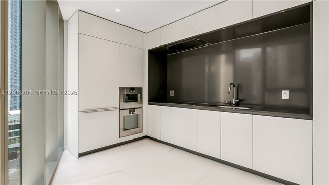 Building Photo - 300 Biscayne Blvd