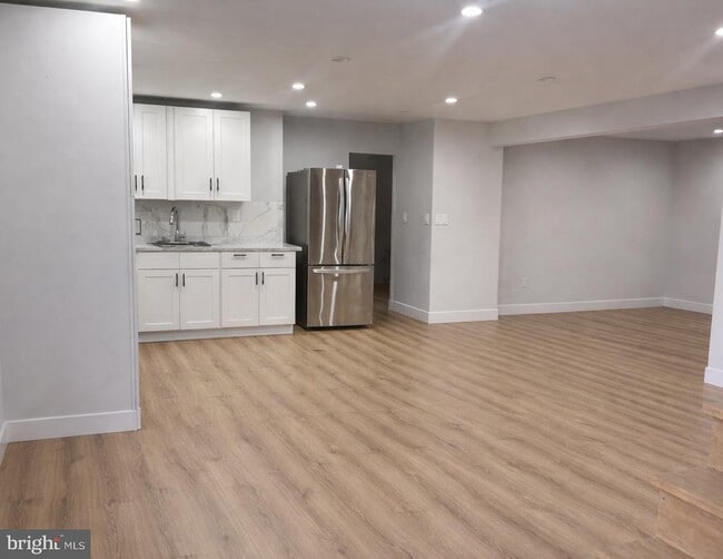 Building Photo - 504-506 Pine Hill St