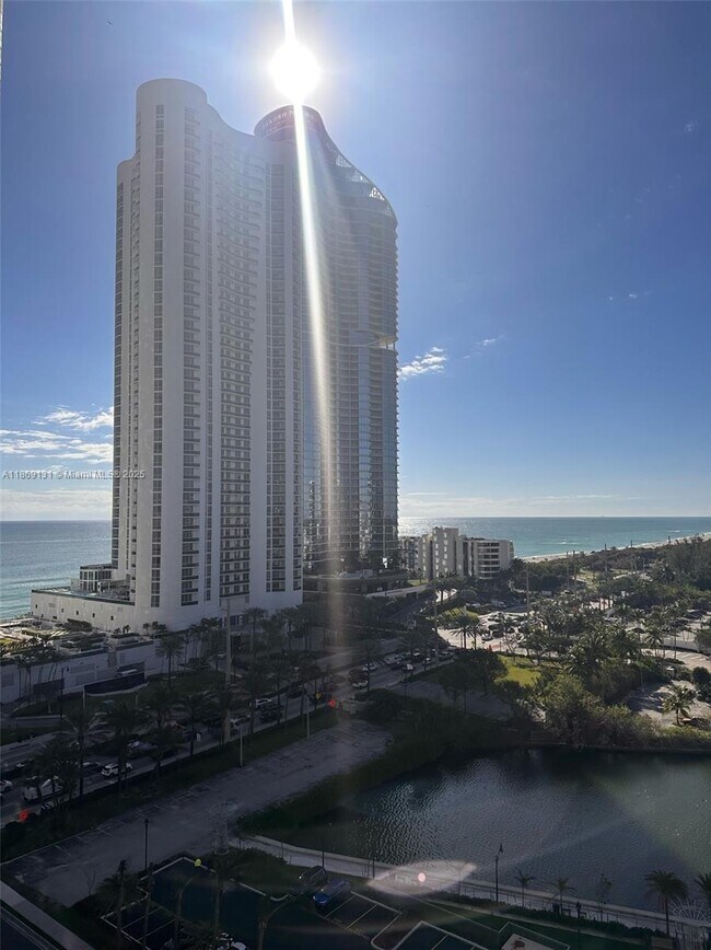 Primary Photo - 15811 Collins Ave
