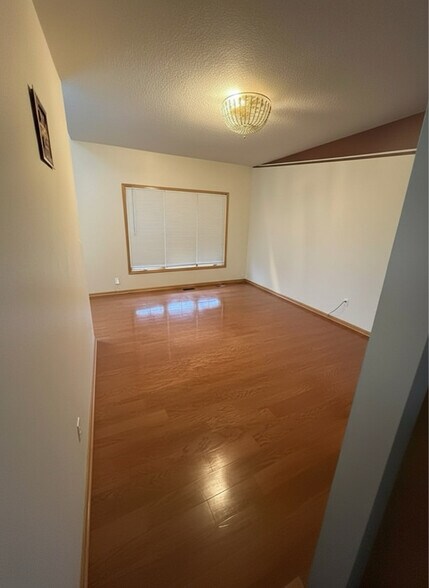 Building Photo - 2402 Welbeck Dr