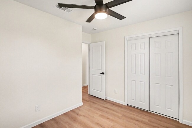 Building Photo - 772 Hampshire Dr