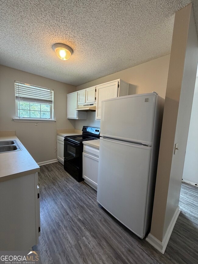 Building Photo - 411 Baltic Ct
