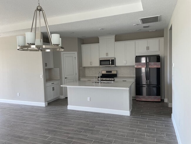 Building Photo - 11035 Devonbridge Dr