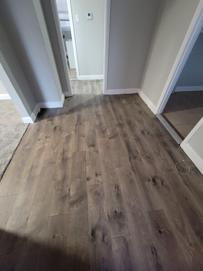 Building Photo - 747 Whitney Ave