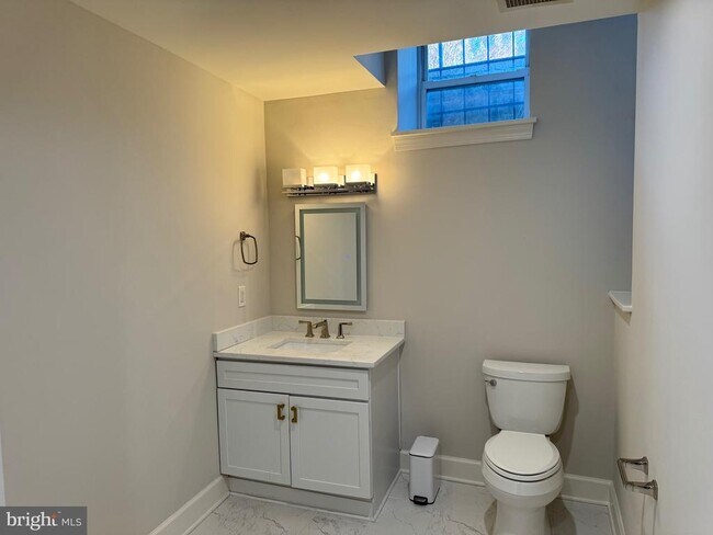 Building Photo - 413 Stuart Cir