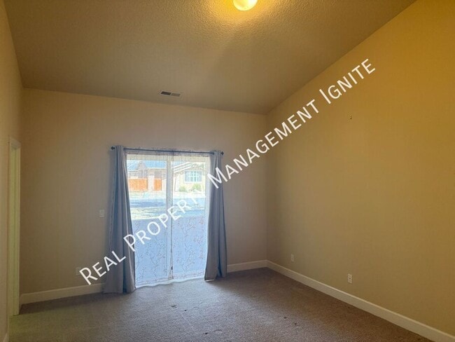 Building Photo - 20633 Couples Ln