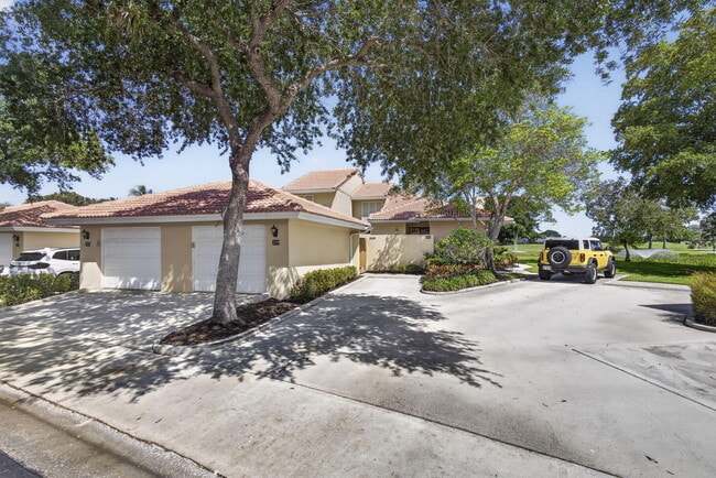 Building Photo - 259 Old Meadow Way