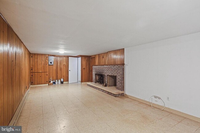 Building Photo - 2323 Bond Rd