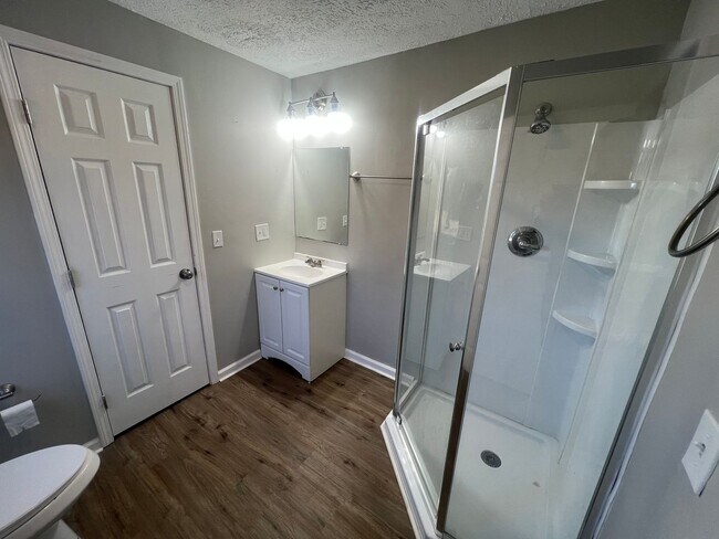 Building Photo - House for rent in Elizabethtown. 3 bed and 1 bath. Newly renovated!