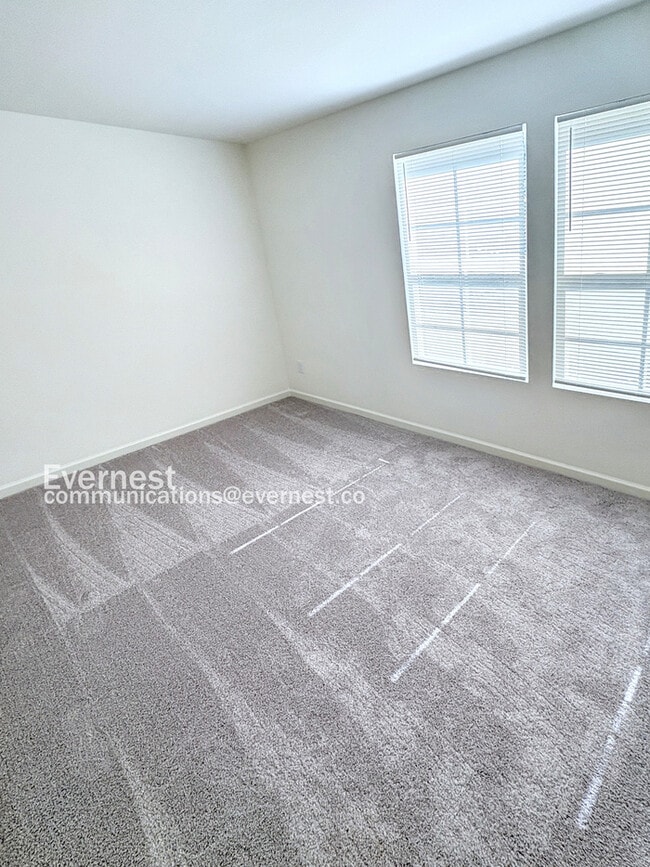 Building Photo - 143 Flowering Cherry St