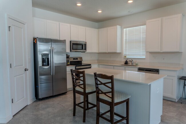 Building Photo - 561 Hatteras Rd