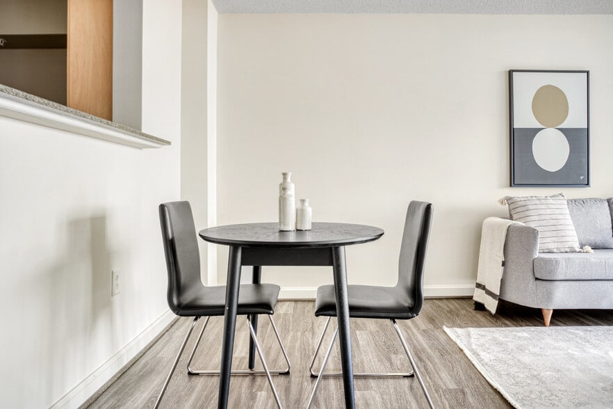 Building Photo - 4835 Cordell Ave