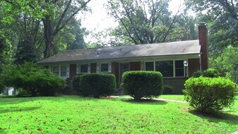 Building Photo - 1001 Orchard Way