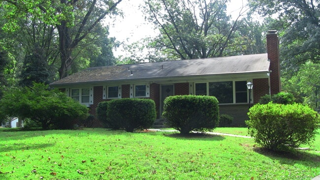 Building Photo - 1001 Orchard Way