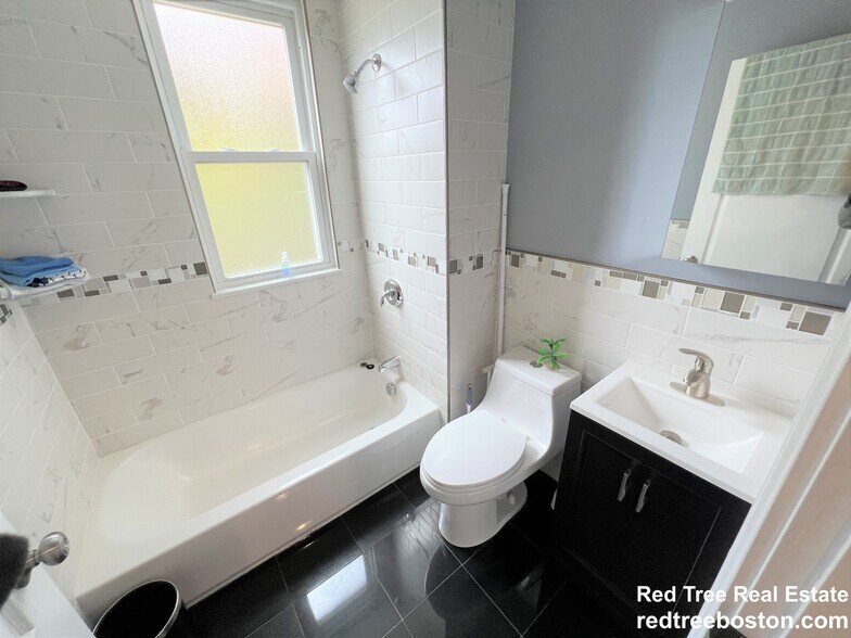 Building Photo - 1778 Commonwealth Ave