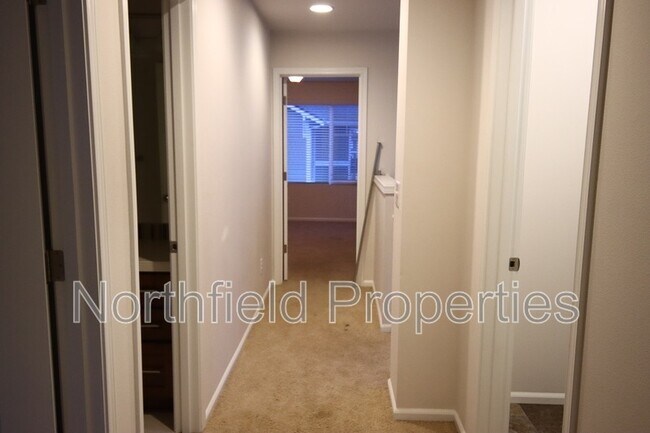 Building Photo - 3421 31st Dr