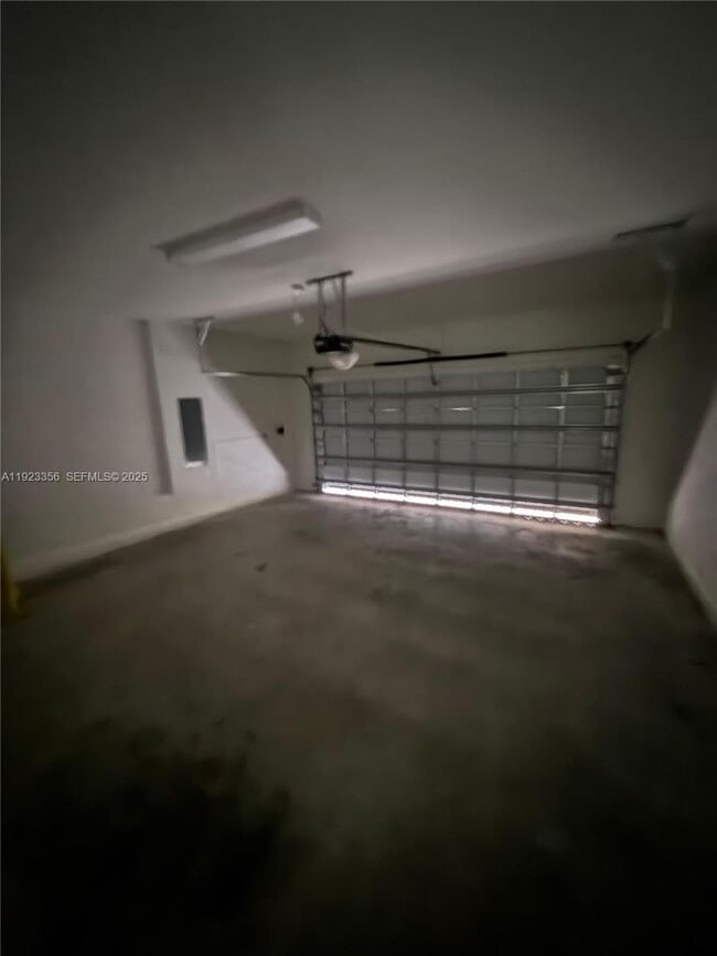 Building Photo - 4321 SW 173rd Ave