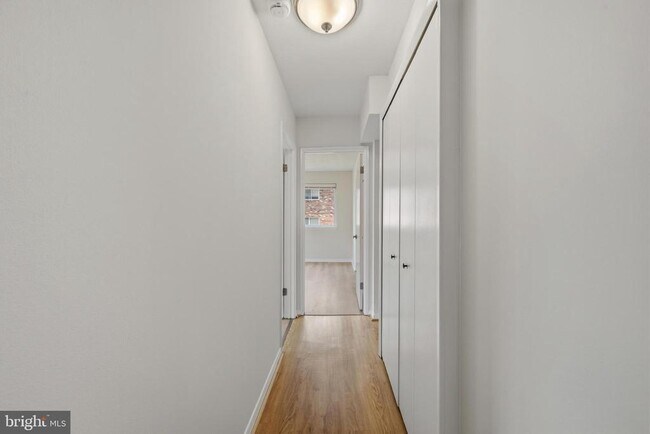 Building Photo - 208 Victor Pkwy