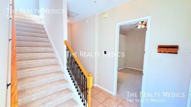 Building Photo - 359 Lansbrook Ln