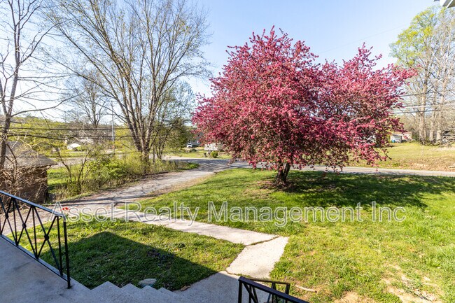 Building Photo - 4802 Inskip Rd