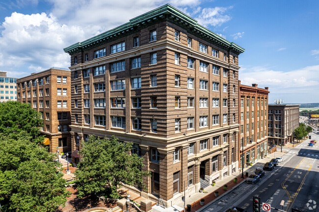 Primary Photo - Fountains Lofts