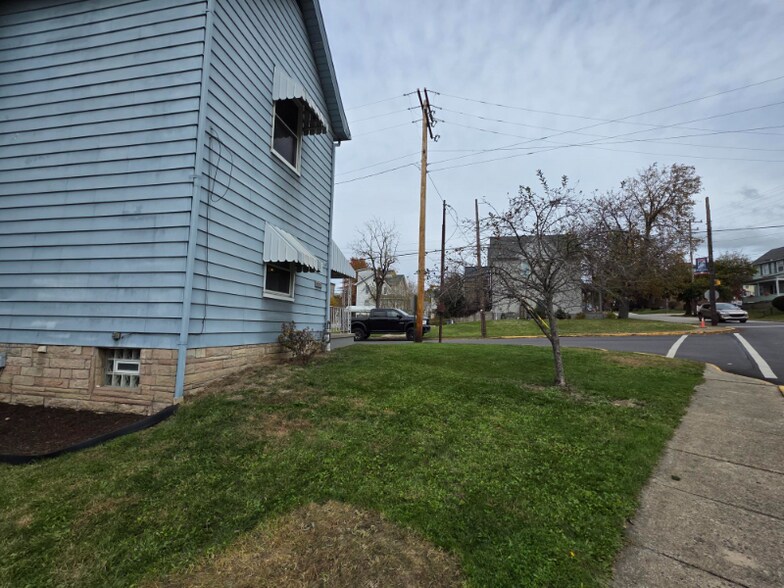 Building Photo - 1704 Broad St