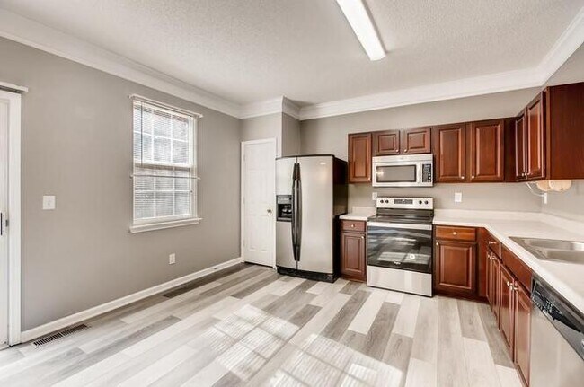 Kitchen Level 2 view 1 - 433 Heritage Park Trce NW