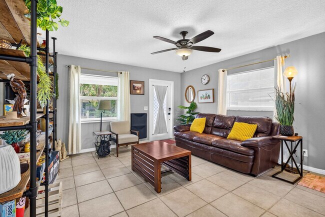 Building Photo - 6515 Yosemite Dr