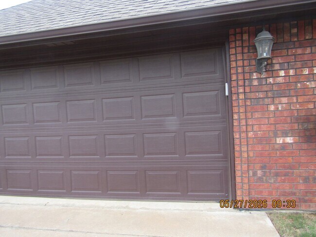 Building Photo - Beautiful 4-bedroom home located in the Heritage Hills Area!