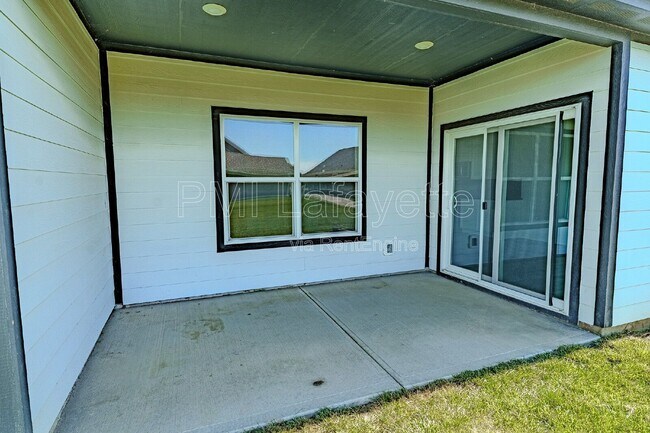 Building Photo - 641 W Bulrush Ct