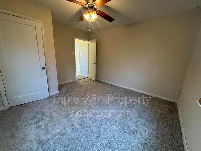 Building Photo - 6403 Inlet Ct