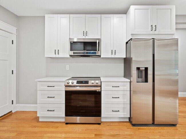 Building Photo - 10 Van Norden St