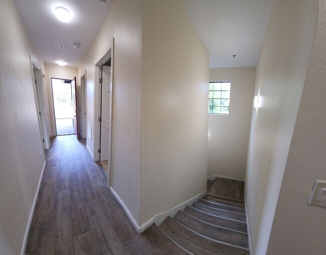 Building Photo - LOCATION-CLOSE PROXIMITY TO POLY CAMPUS