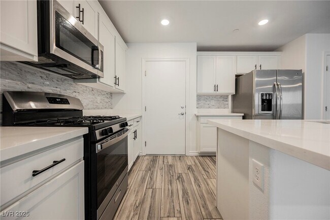 Building Photo - 376 Yellow Finch Ln