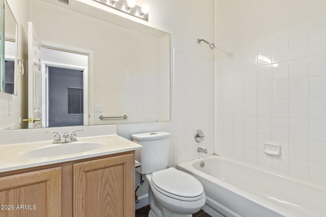 Building Photo - 1004 W Beverly Ln