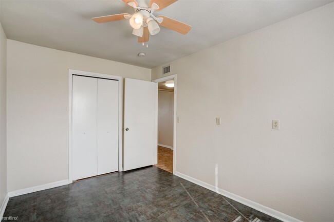 Building Photo - 2 br, 1 bath 4plex - 19221 San Marcos Hwy ...