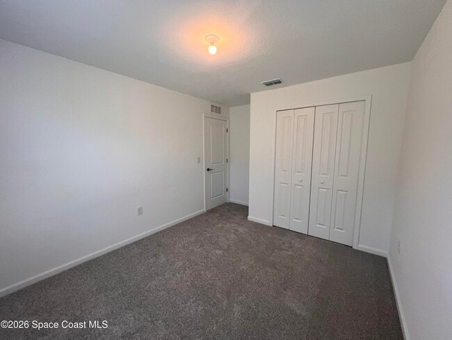 Building Photo - 1541 Newport St SE