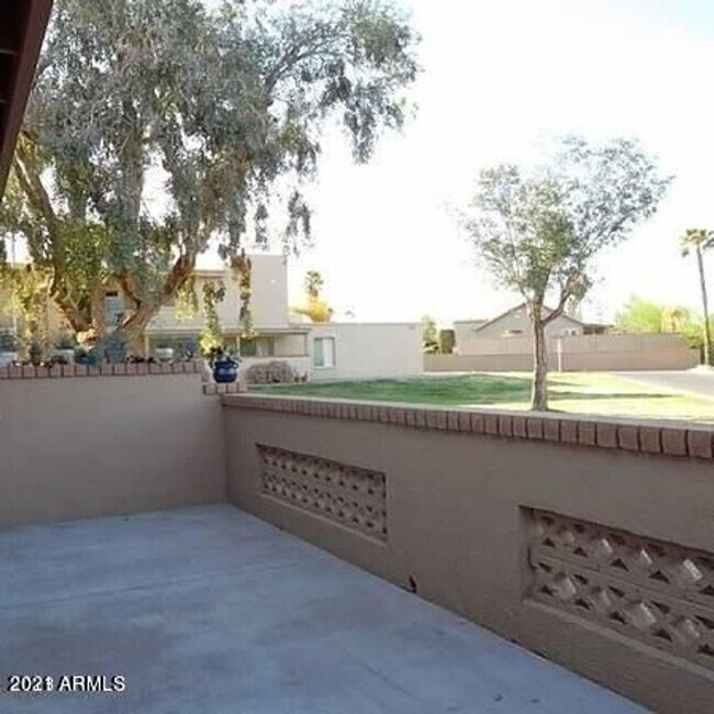 Building Photo - Remodeled Single Level 3 Bedroom 2 Bath Townhouse