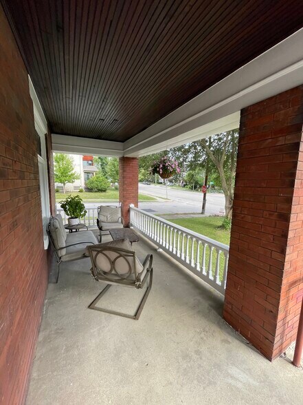 Building Photo - 2860 Erie Ave