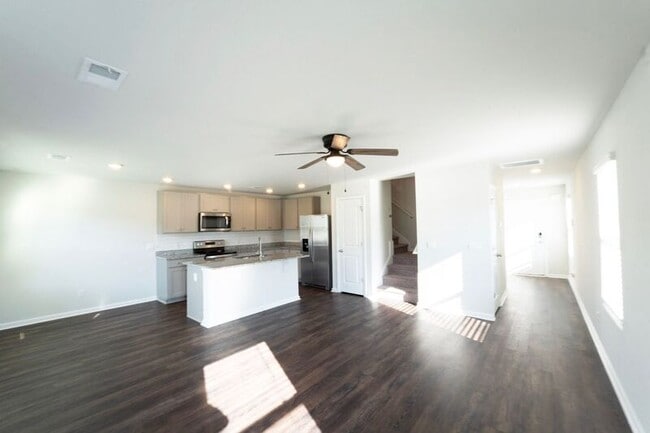Building Photo - 8J Crabapple Cir