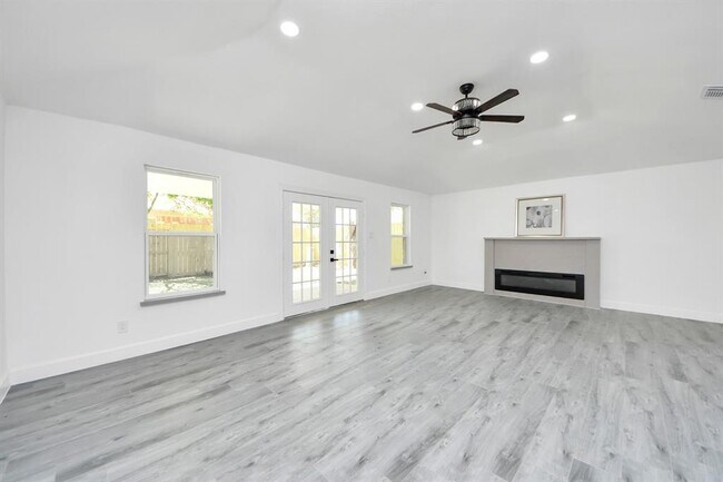 Building Photo - 14223 Ella Lee Ln