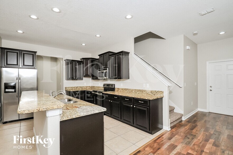 Building Photo - 10523 White Peacock Pl