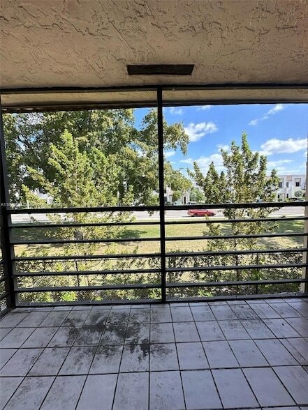 Building Photo - 861 NE 209th Terrace