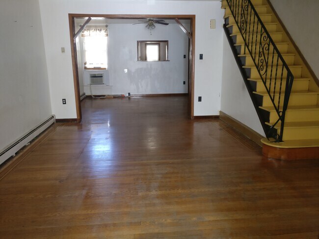 Primary Photo - 5922 Loretto Ave