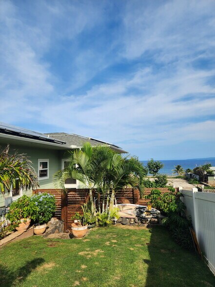 Building Photo - 1367 Kakae Pl