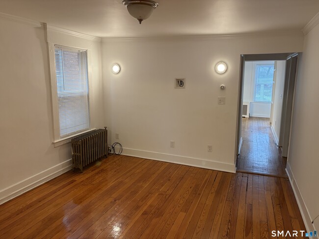 Building Photo - 973 State St