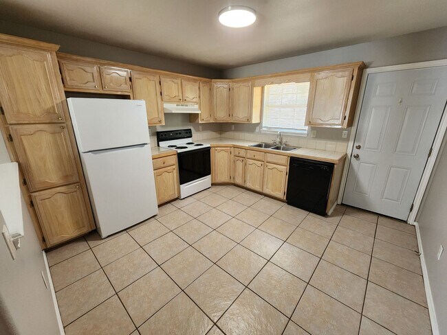 Building Photo - 2525 Chuparosa Ct